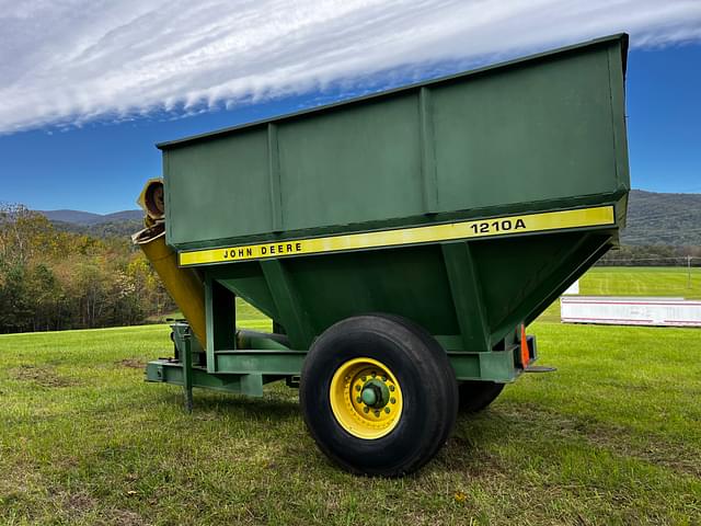 Image of John Deere 1210A equipment image 1