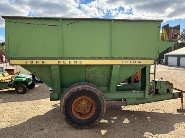 Image of John Deere 1210A equipment image 4