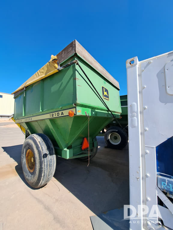 Image of John Deere 1210A equipment image 1