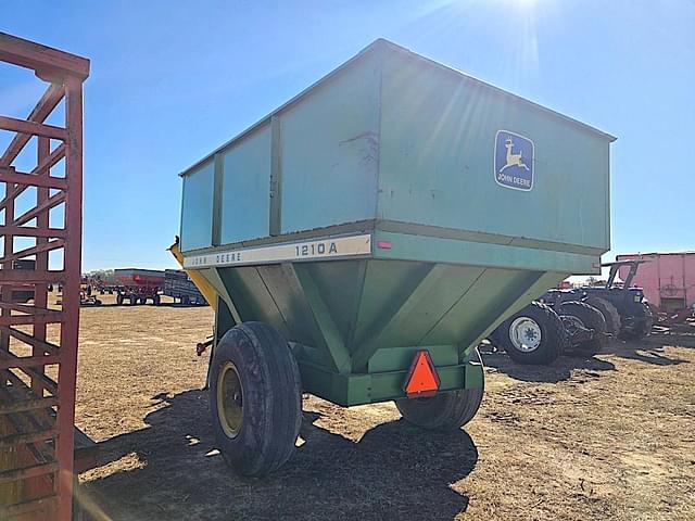 Image of John Deere 1210A equipment image 4