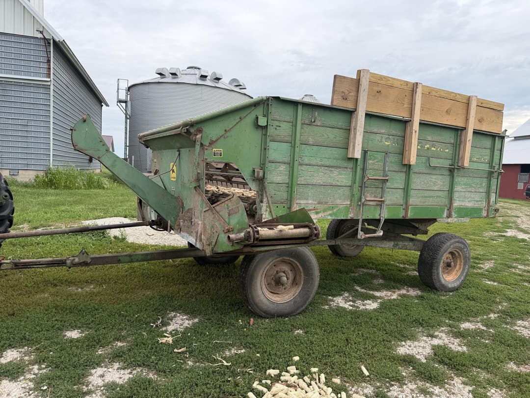 Image of John Deere 122 Primary image