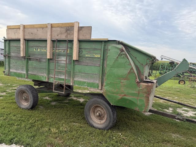Image of John Deere 122 equipment image 1