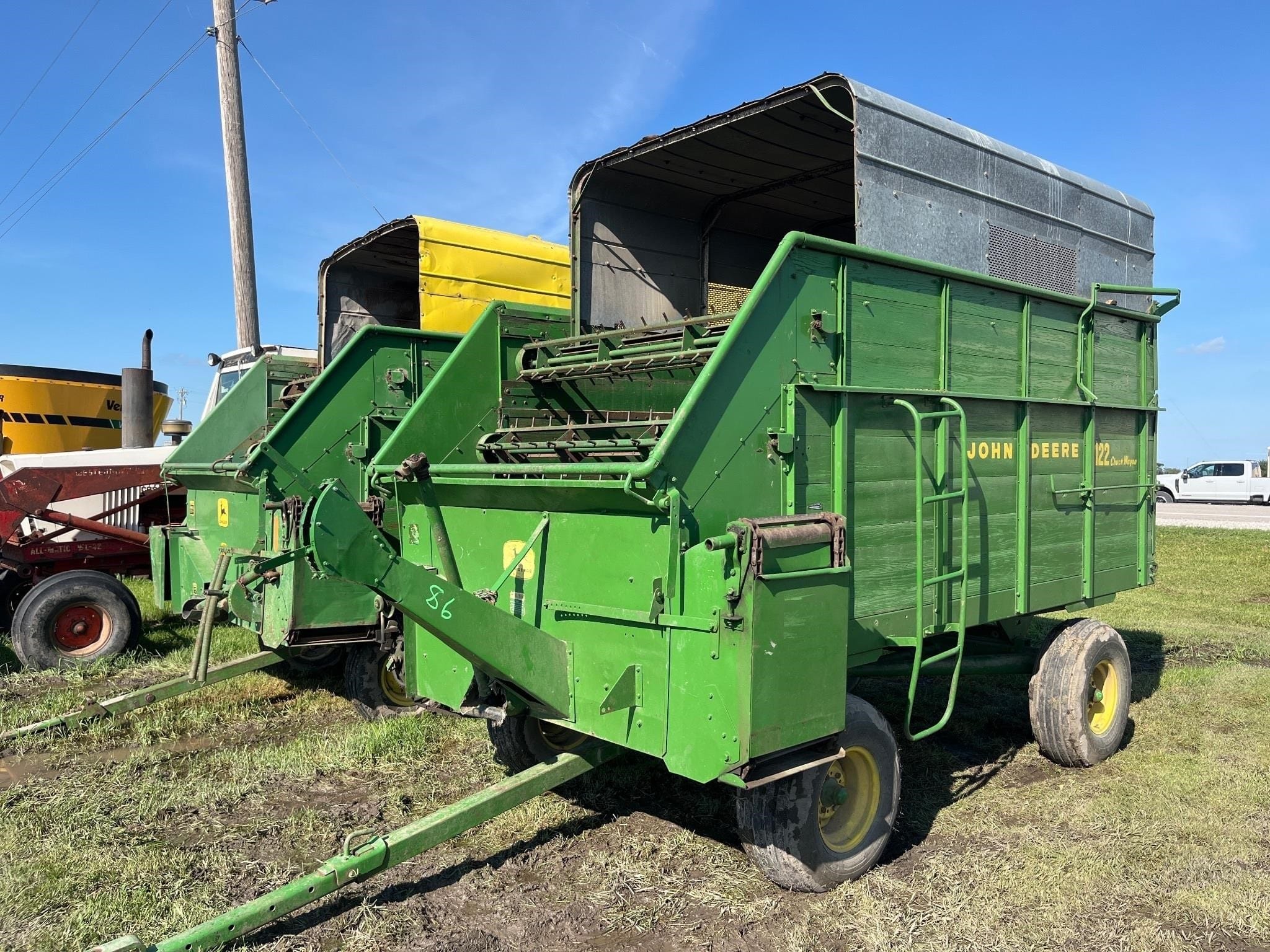 John Deere 122 Equipment Image0