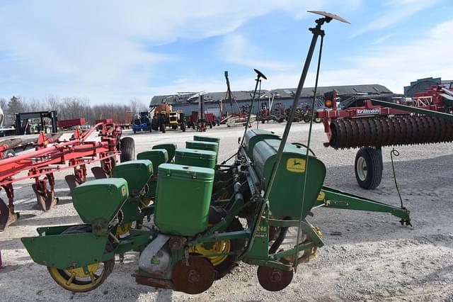 Image of John Deere 1240 equipment image 1