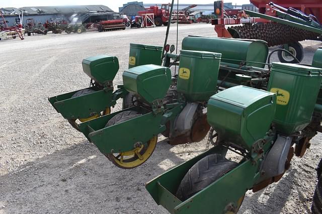 Image of John Deere 1240 equipment image 3