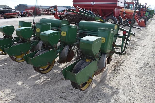 Image of John Deere 1240 equipment image 2