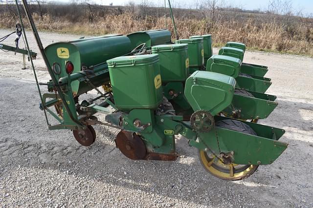 Image of John Deere 1240 equipment image 4