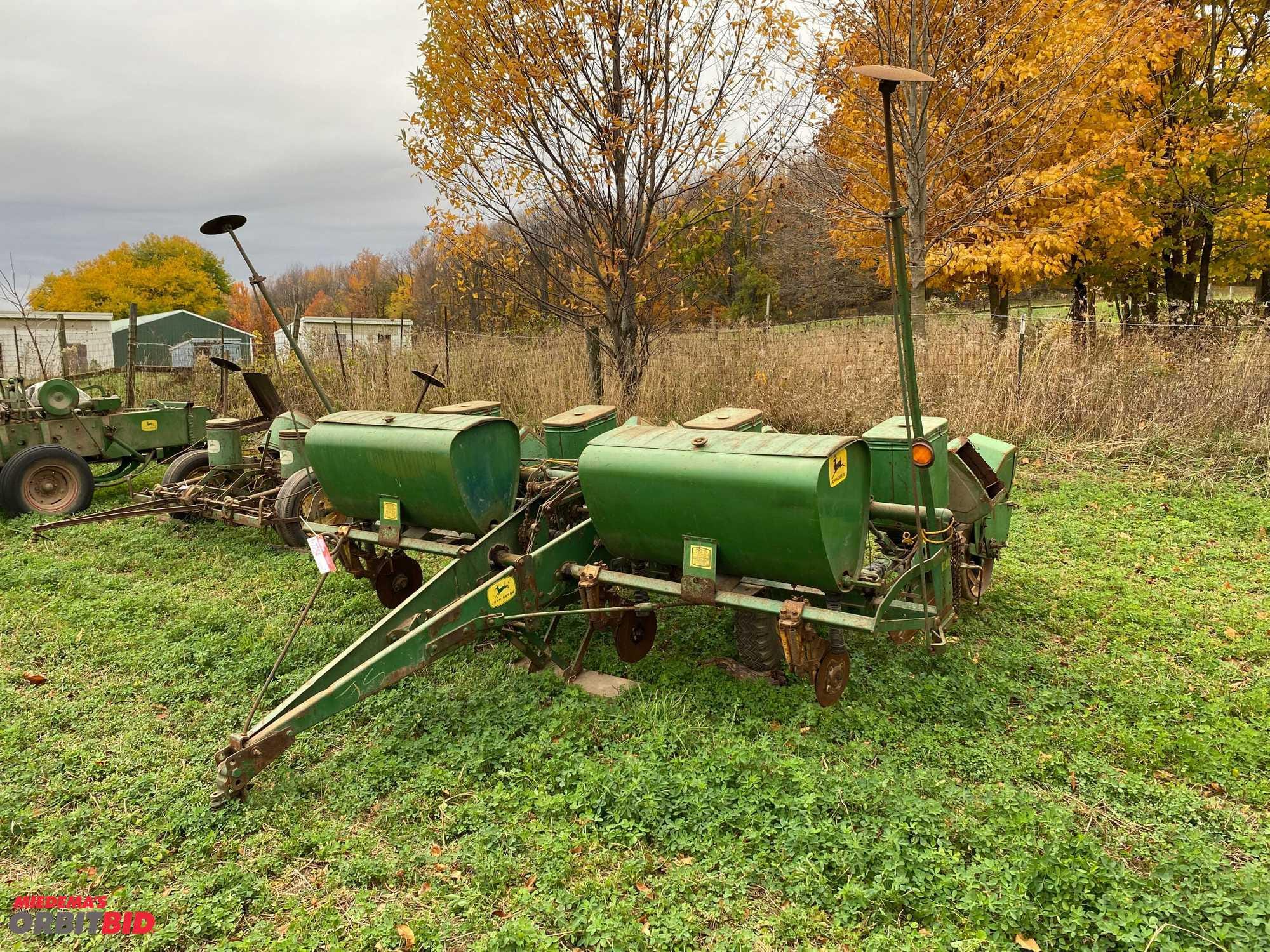 Main image John Deere 1240