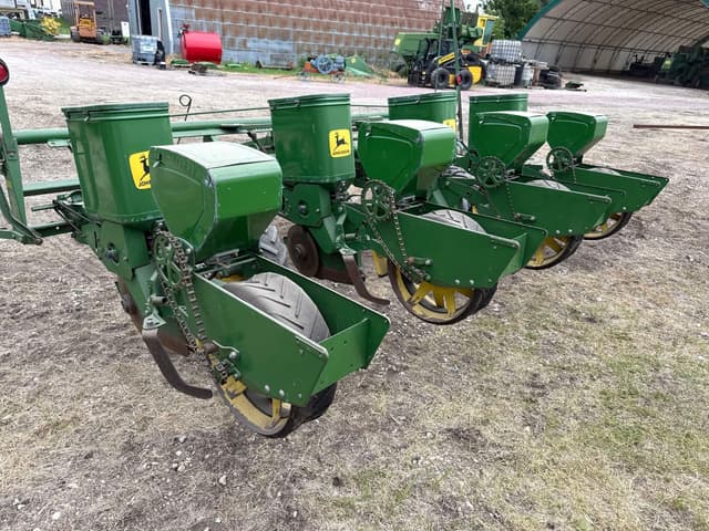 Image of John Deere 1240 equipment image 3