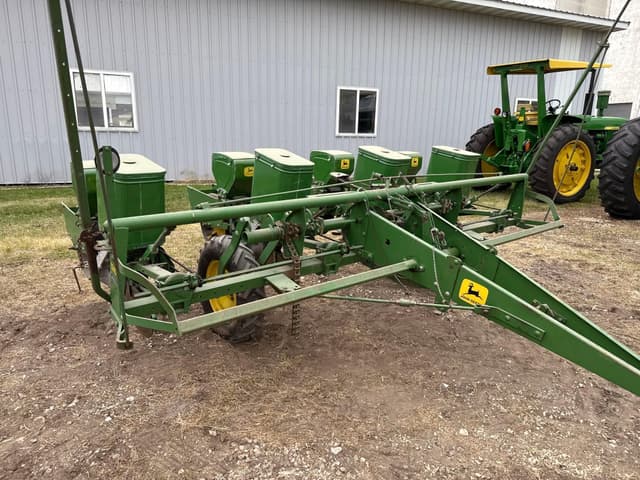 Image of John Deere 1240 equipment image 1