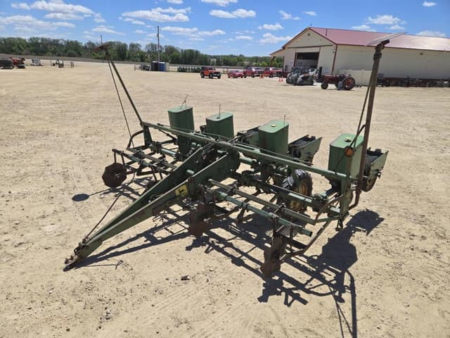 Image of John Deere 1240 equipment image 2
