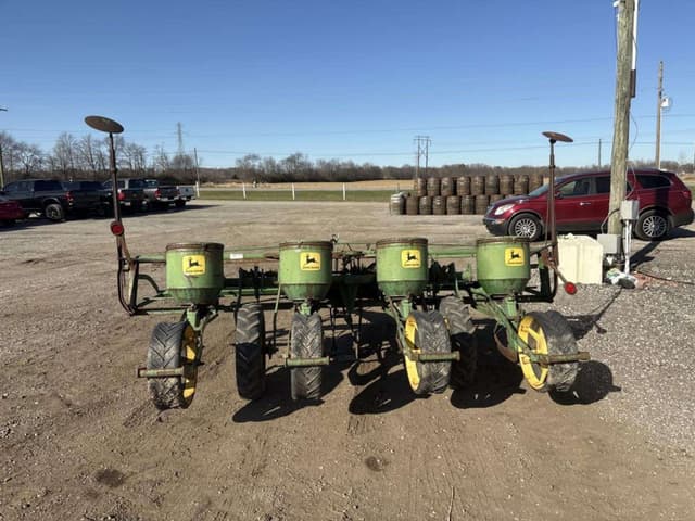 Image of John Deere 1240 equipment image 2
