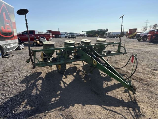 Image of John Deere 1240 equipment image 4