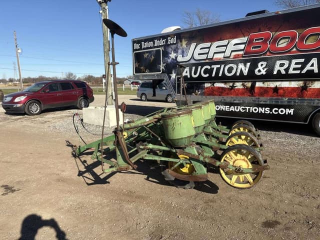 Image of John Deere 1240 equipment image 1