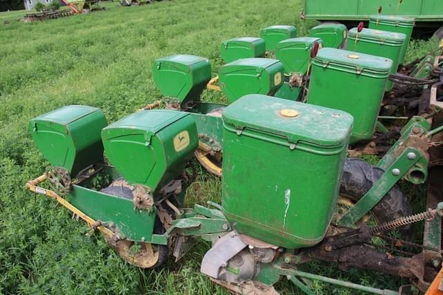 Image of John Deere 1240 equipment image 2