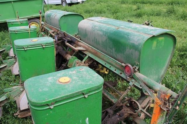 Image of John Deere 1240 equipment image 3