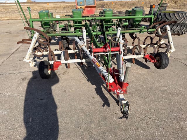 Image of John Deere 1240 equipment image 4