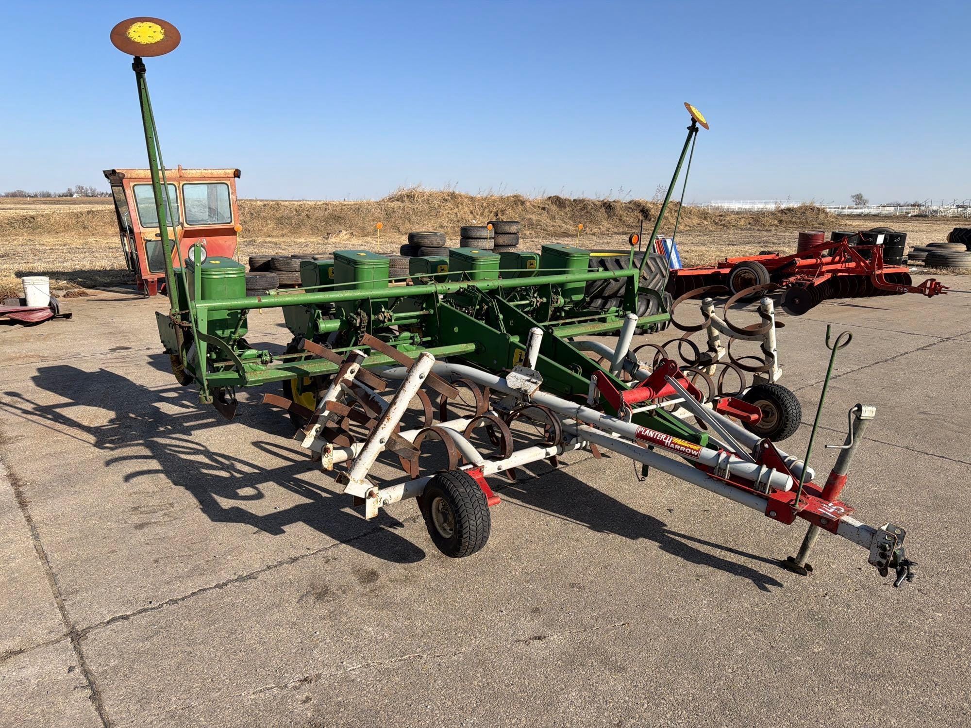 John Deere 1240 Equipment Image0