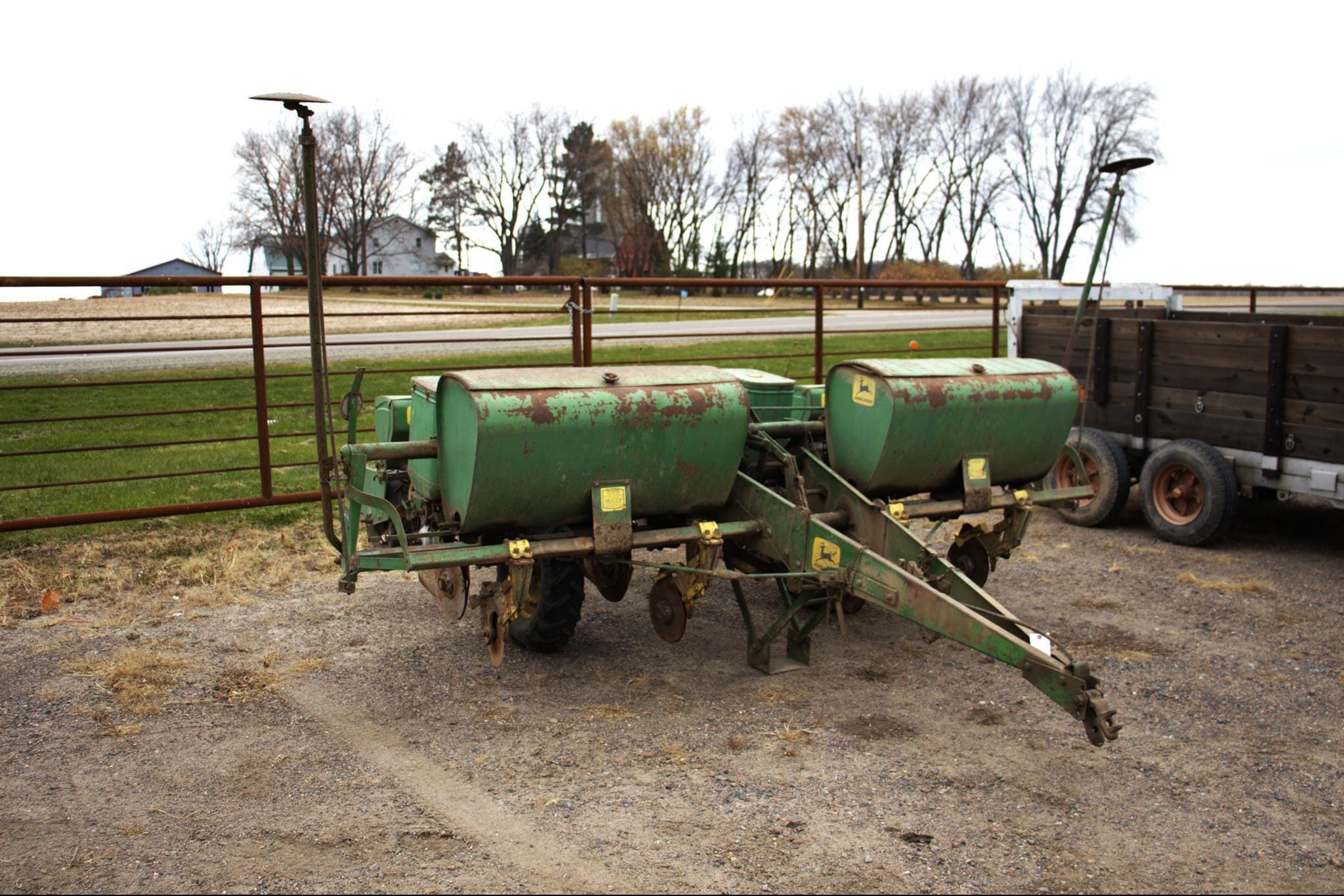 John Deere 1240 Equipment Image0