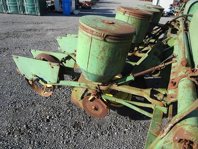 Image of John Deere 1240 equipment image 2