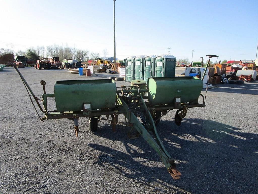 Image of John Deere 1240 Primary image