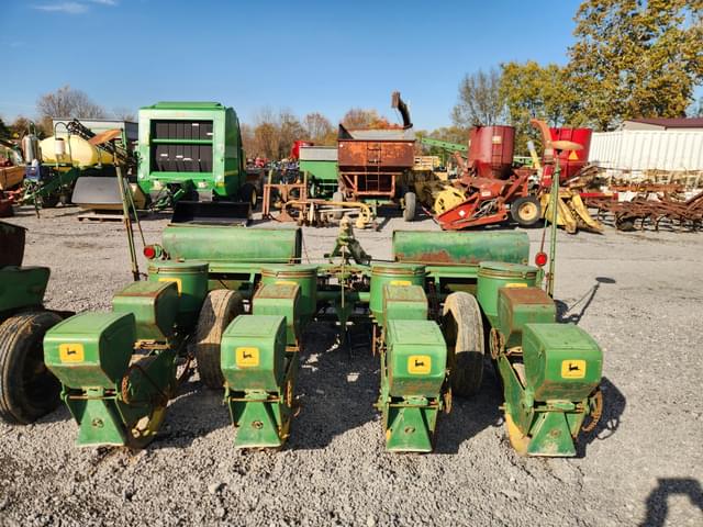Image of John Deere 1240 equipment image 1