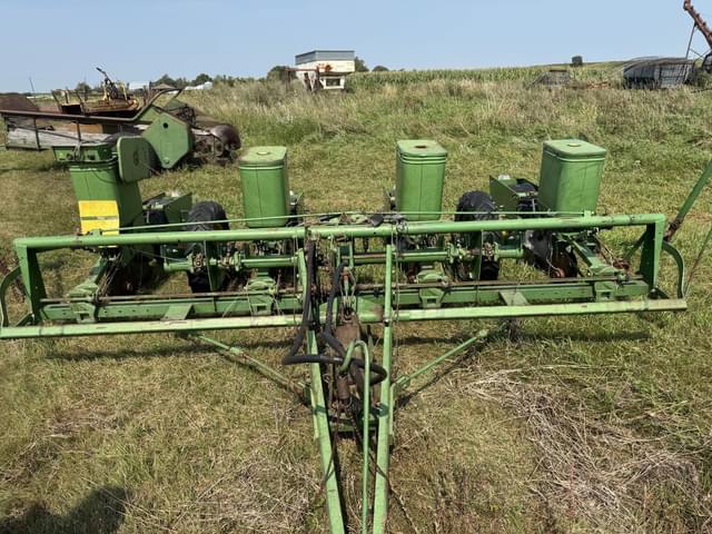 Image of John Deere 1240 equipment image 1