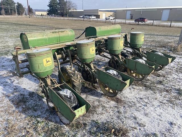 Image of John Deere 1240 equipment image 3