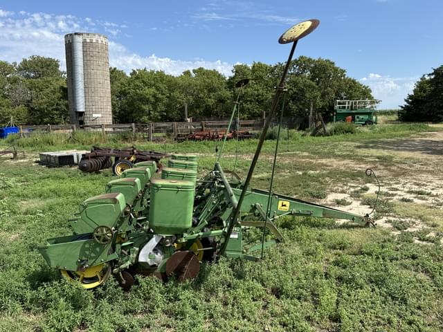 Image of John Deere 1240 equipment image 3