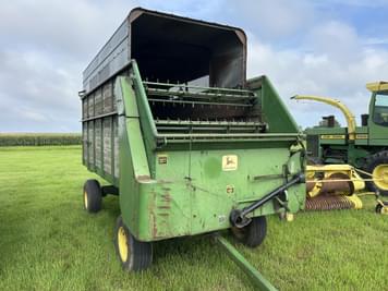 Main image John Deere 125