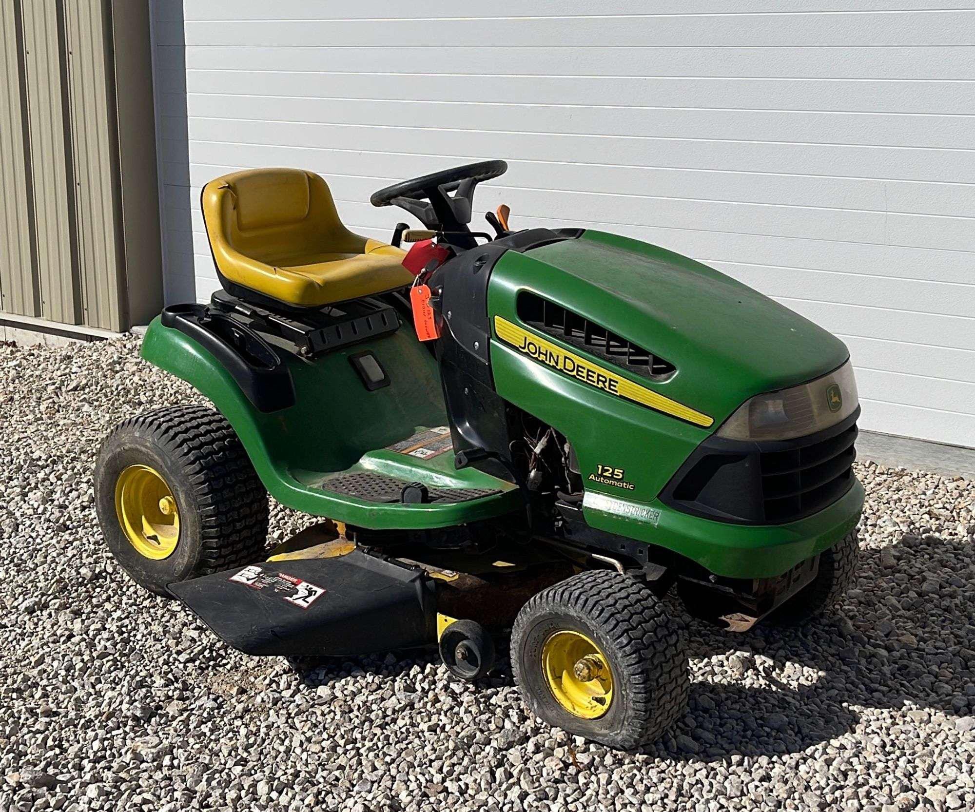 Main image John Deere 125