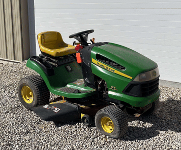 Main image John Deere 125