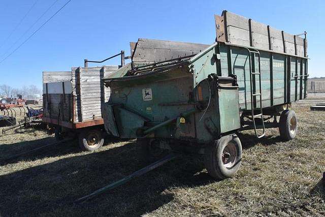 Image of John Deere 125 equipment image 1