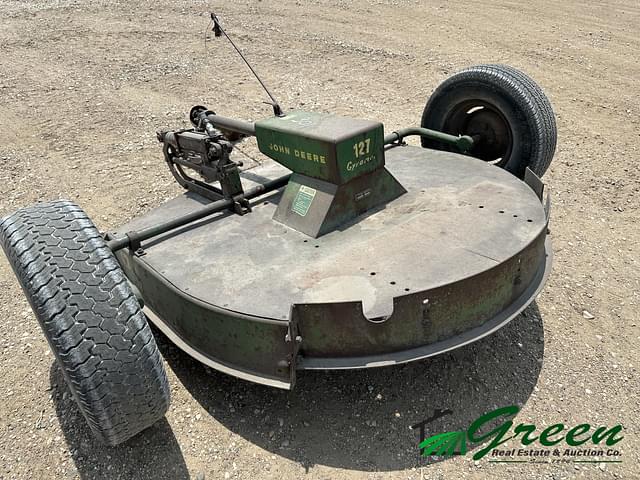 Image of John Deere 127 equipment image 1