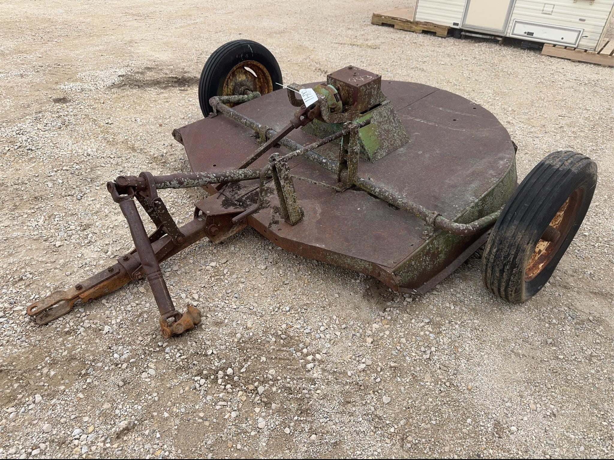 John Deere 127 Equipment Image0
