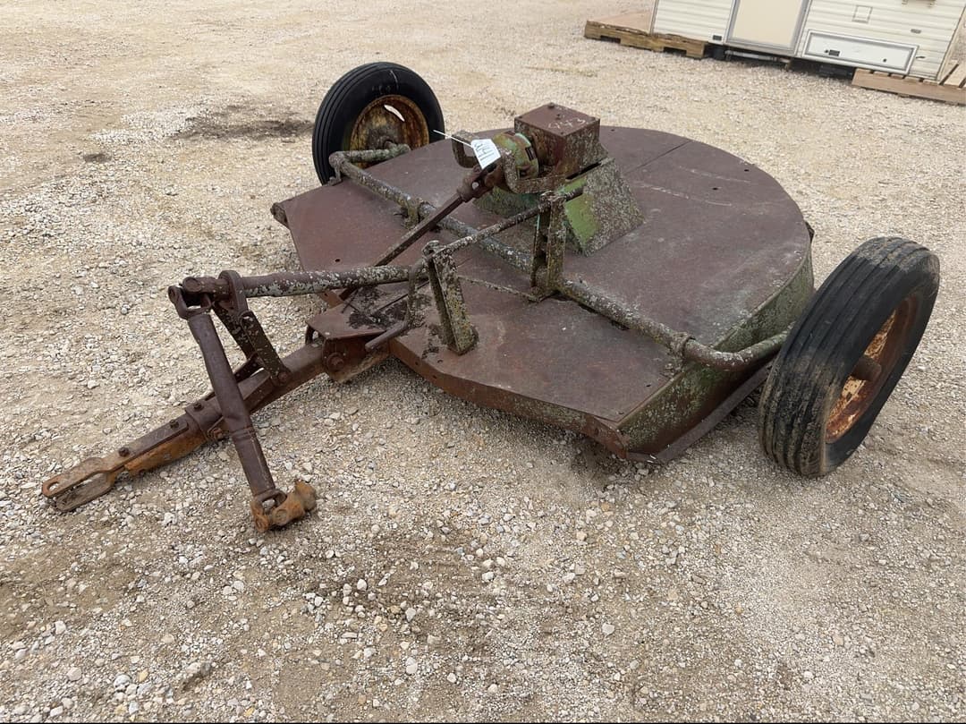 Image of John Deere 127 Image 0