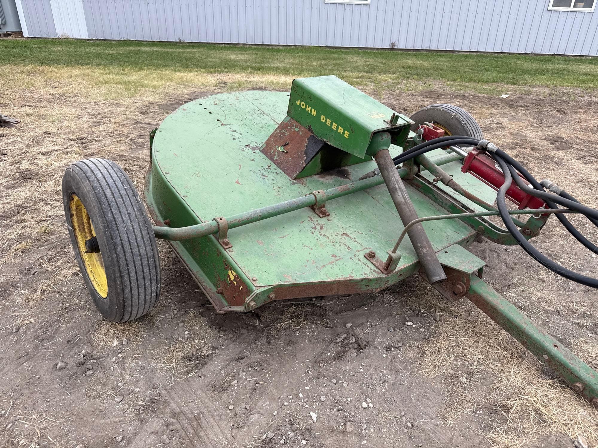 John Deere 127 Equipment Image0
