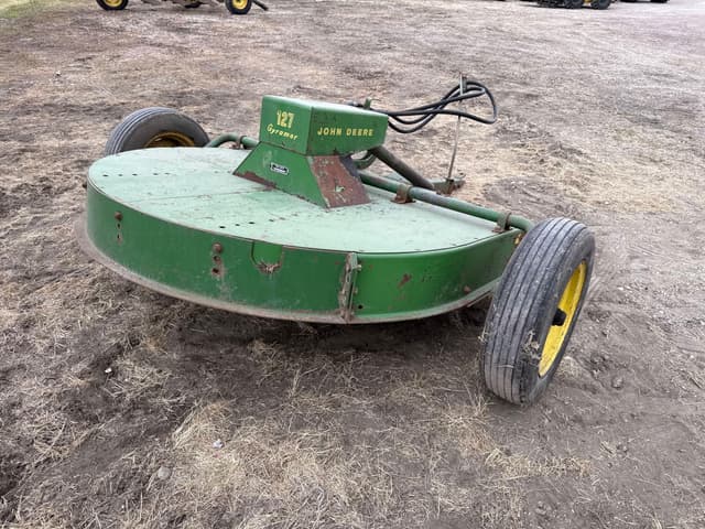 Image of John Deere 127 equipment image 1