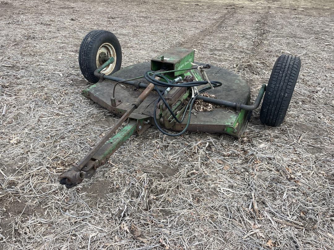 Image of John Deere 127 Primary image