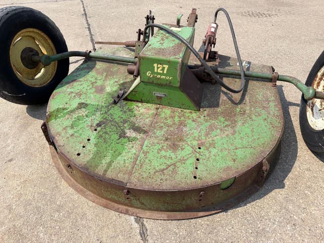 Image of John Deere 127 equipment image 3