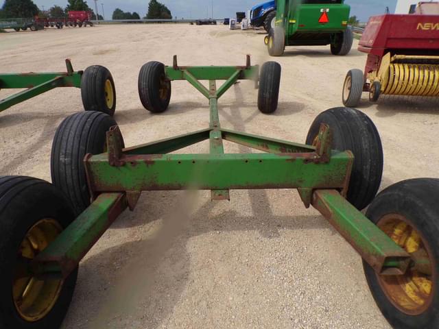 Image of John Deere 1275 equipment image 4