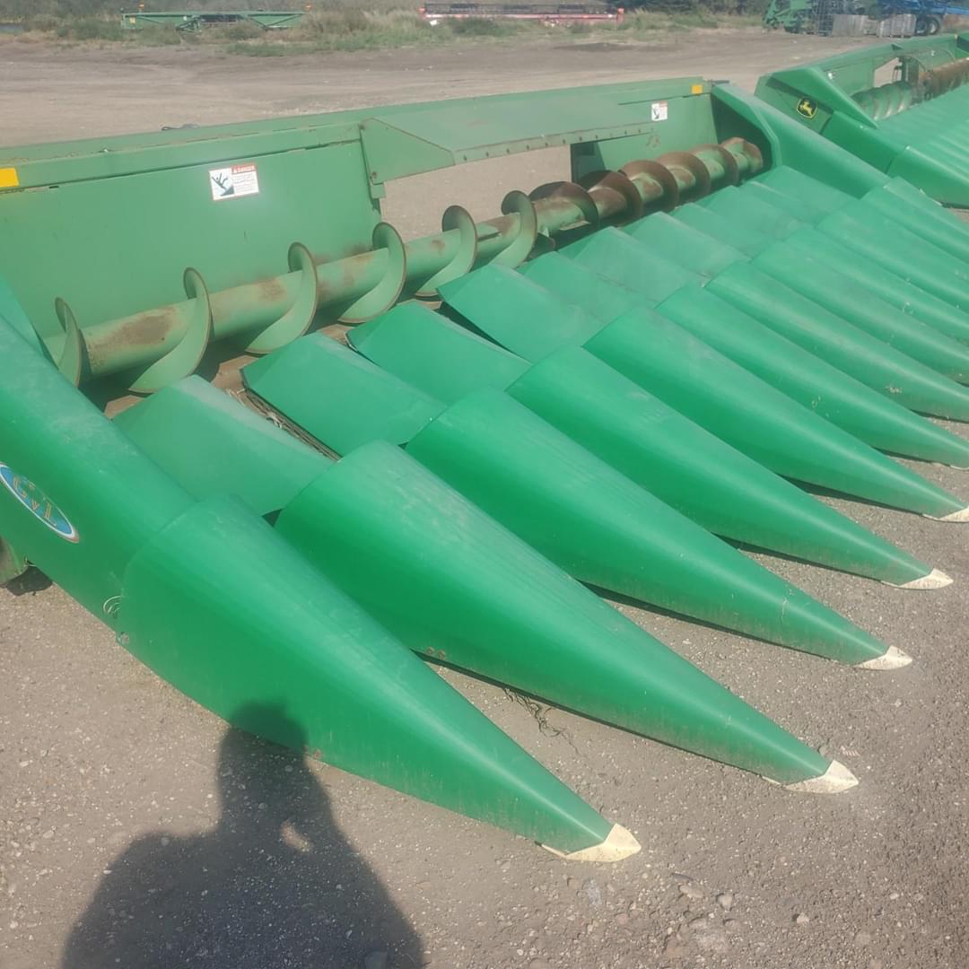 Image of John Deere 843 Image 0