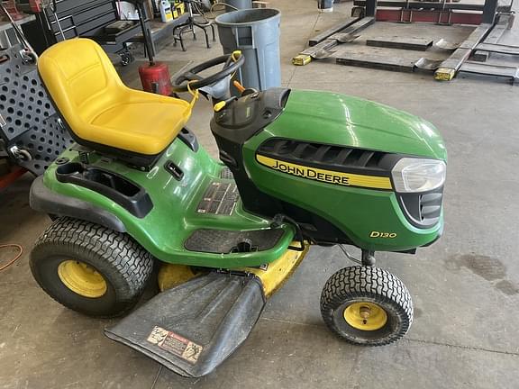 Image of John Deere D130 equipment image 1