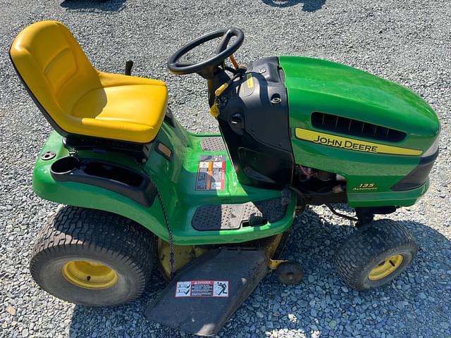 Image of John Deere 135 equipment image 1