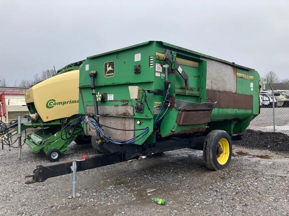 Main image John Deere 135