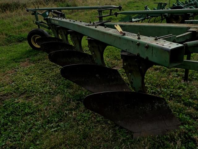 Image of John Deere 1350-1450 equipment image 3