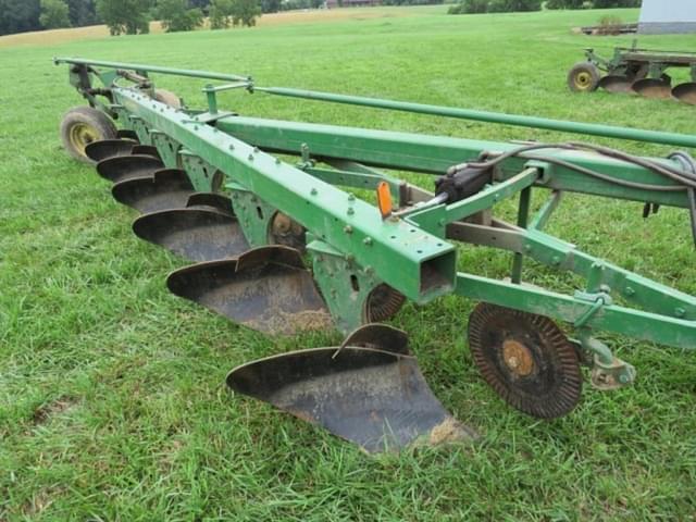 Image of John Deere 1350-1450 equipment image 1