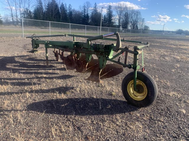 Image of John Deere 1350 equipment image 1