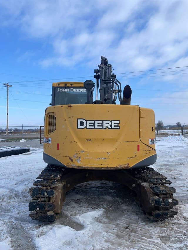 Image of John Deere 135G equipment image 4