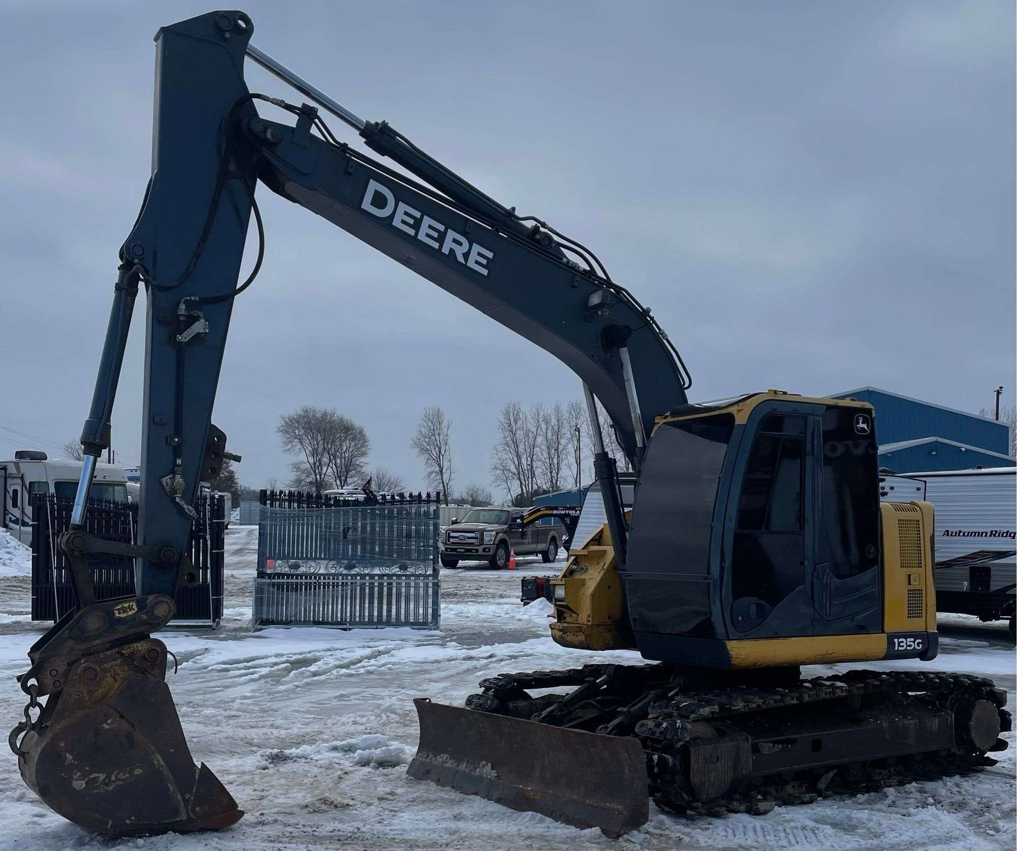 John Deere 135G Equipment Image0